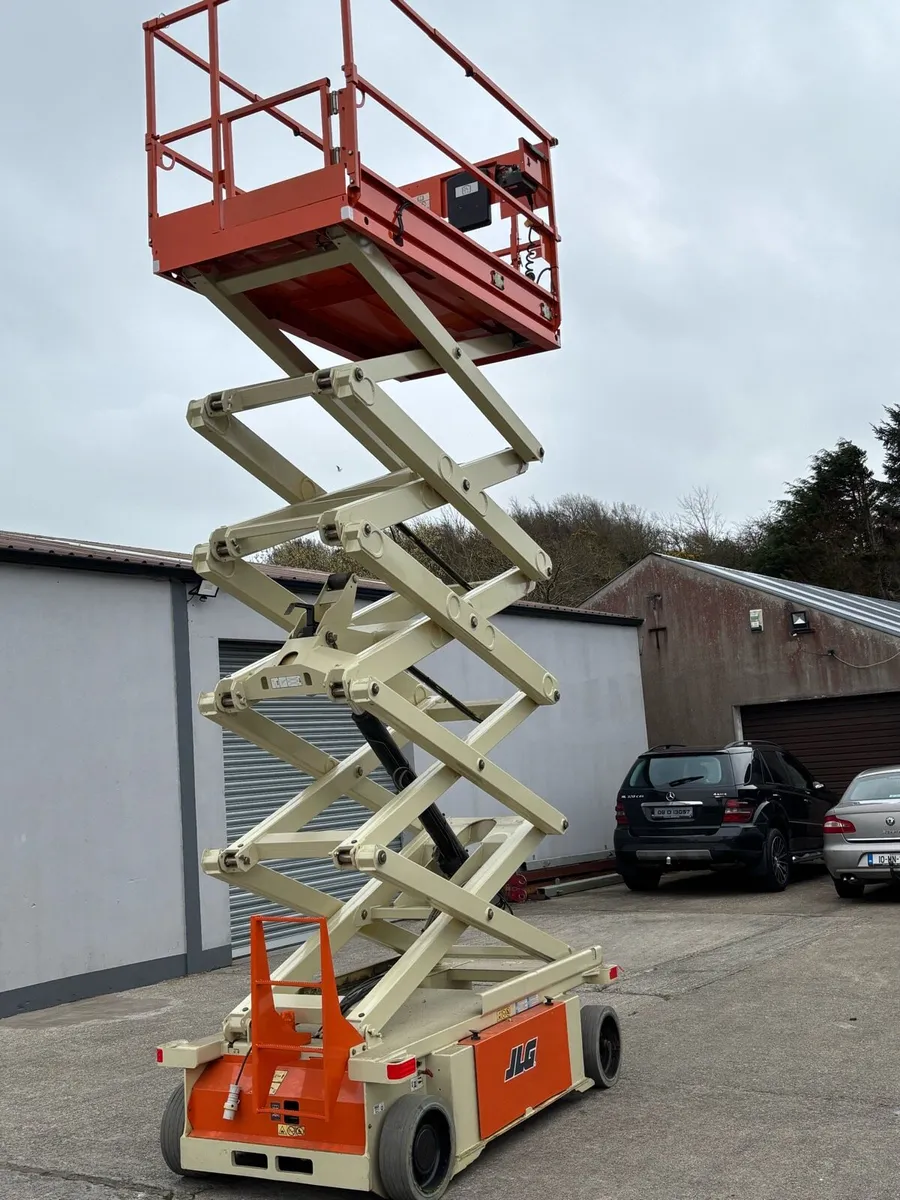 Scissors Hoist - Image 1