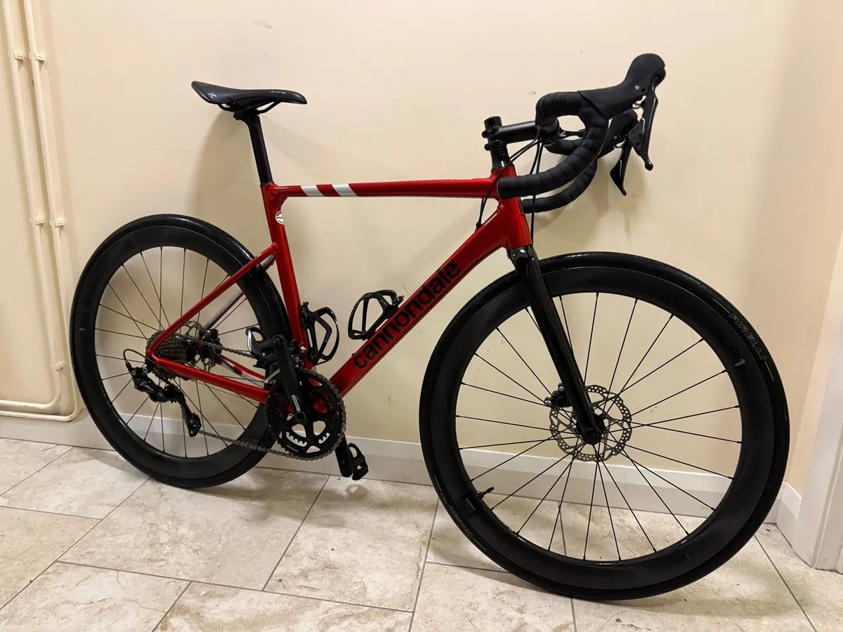 Cannondale CAAD13 Disc 105 Men’s Road Bike - Image 1