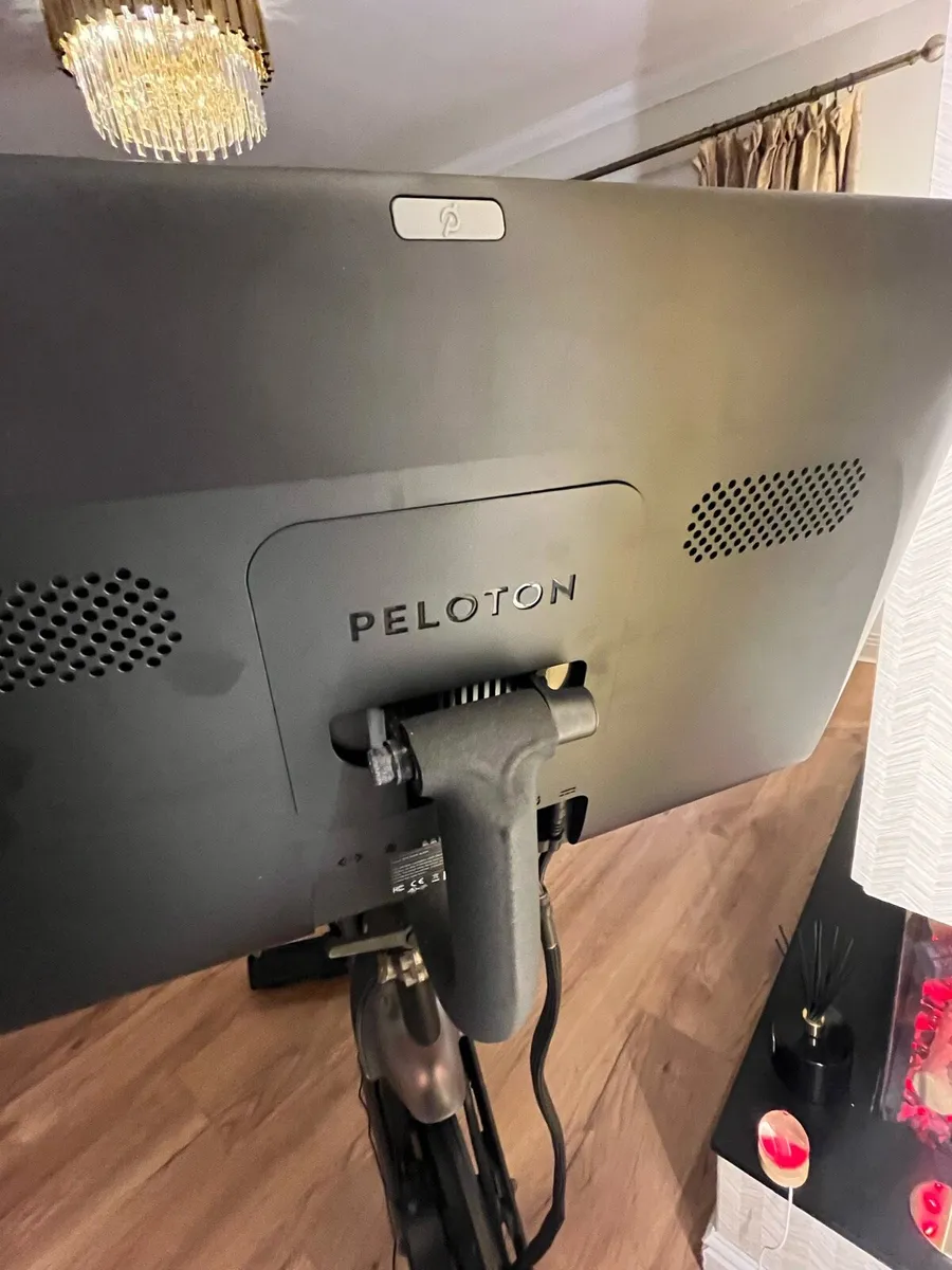 Peloton bike 2nd generation, as new condition - Image 4