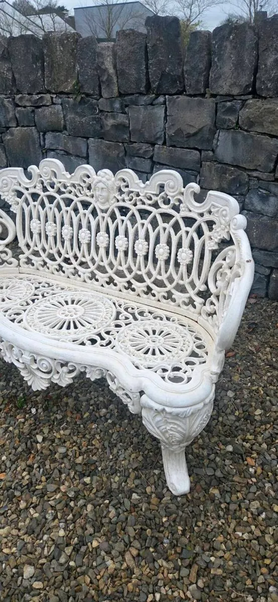 Garden bench solid cast iron very very heavy - Image 4
