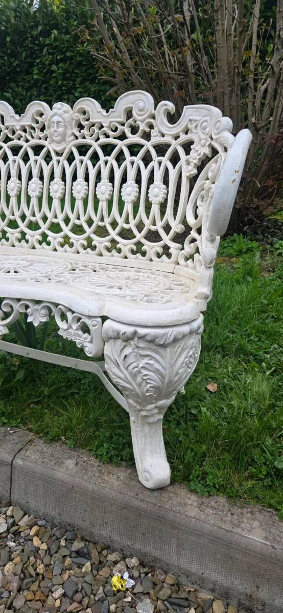 Garden  bench  solid  cast  iron  very  very heavy - Image 3