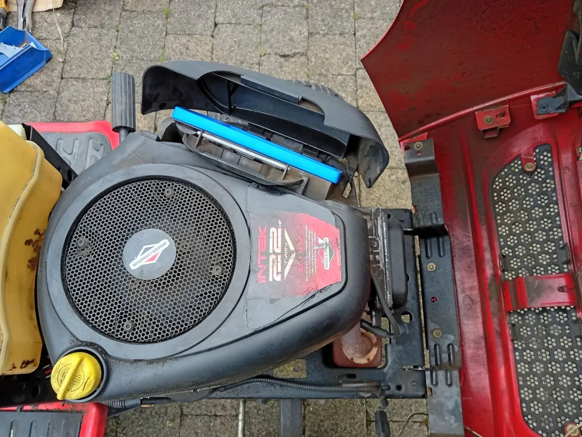 Jonsered Ride on lawnmower - Image 2