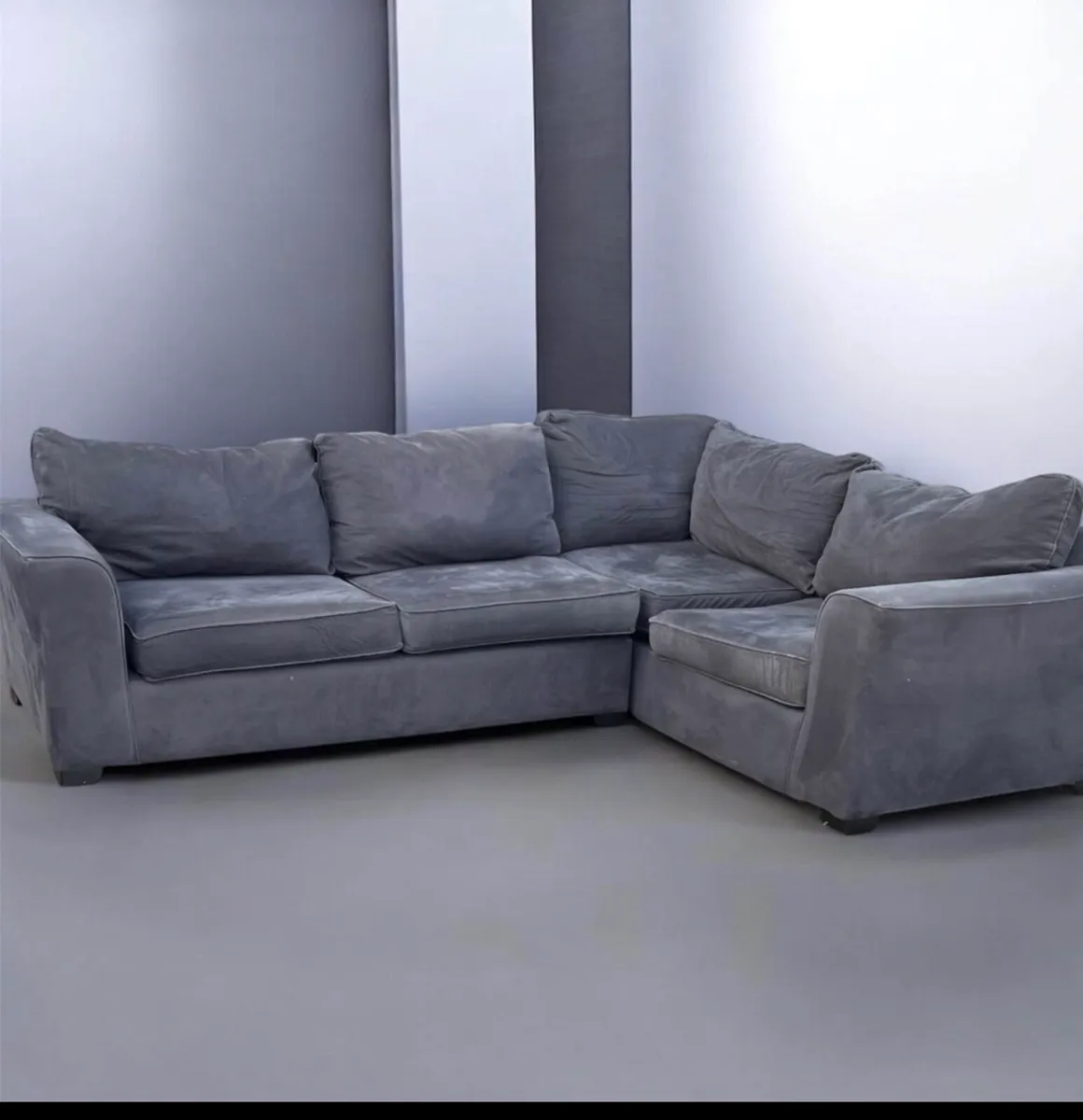 L Corner sofa - Image 1