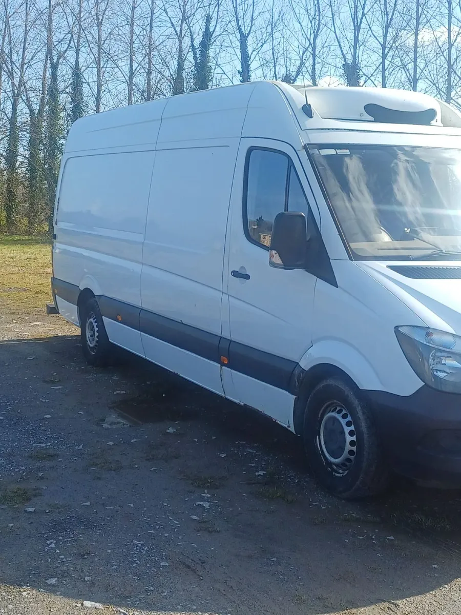 Mercedes-Benz Sprinter 2015 - Image 2