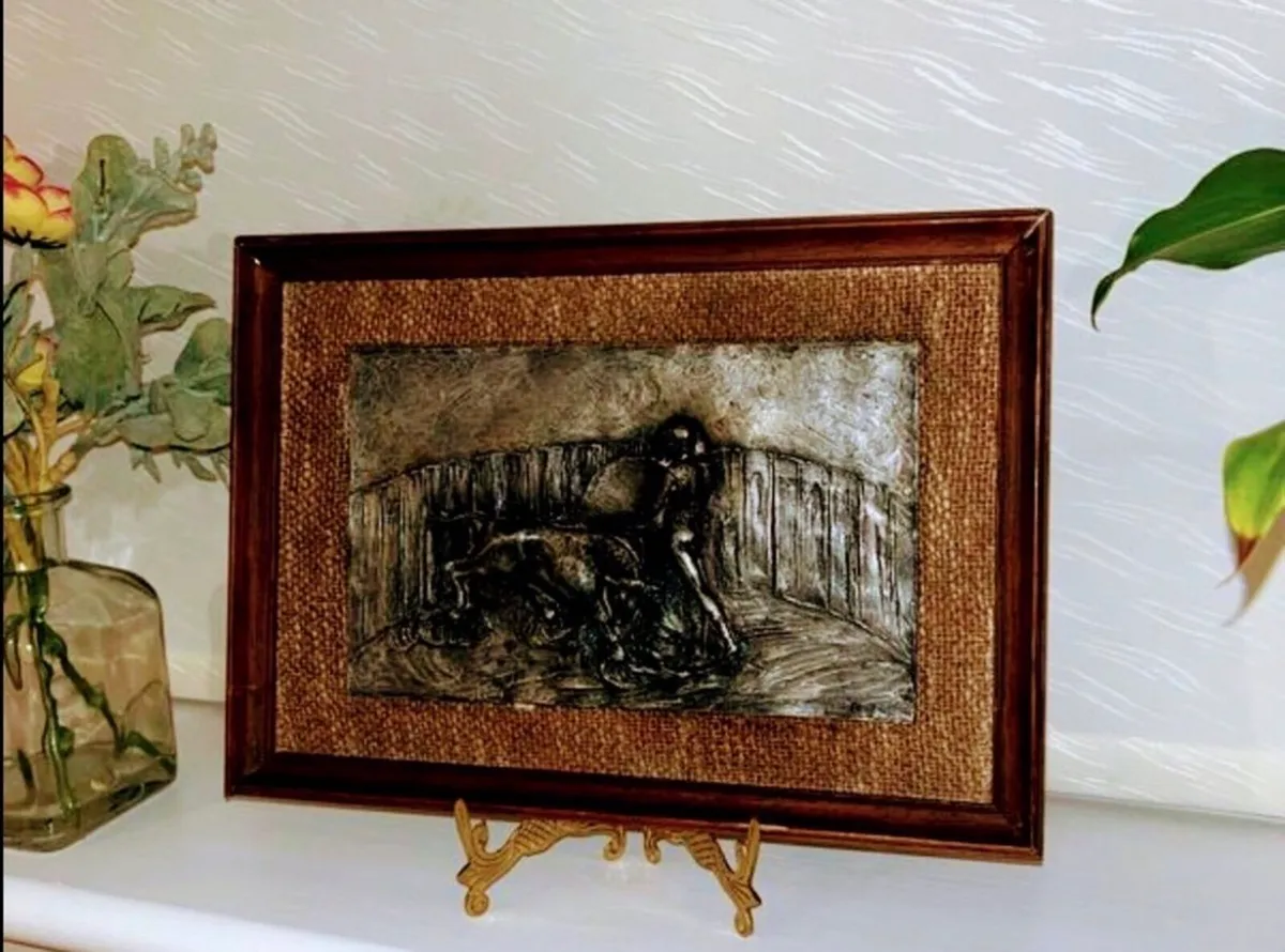 Vintage pewter wall hanging - Image 2