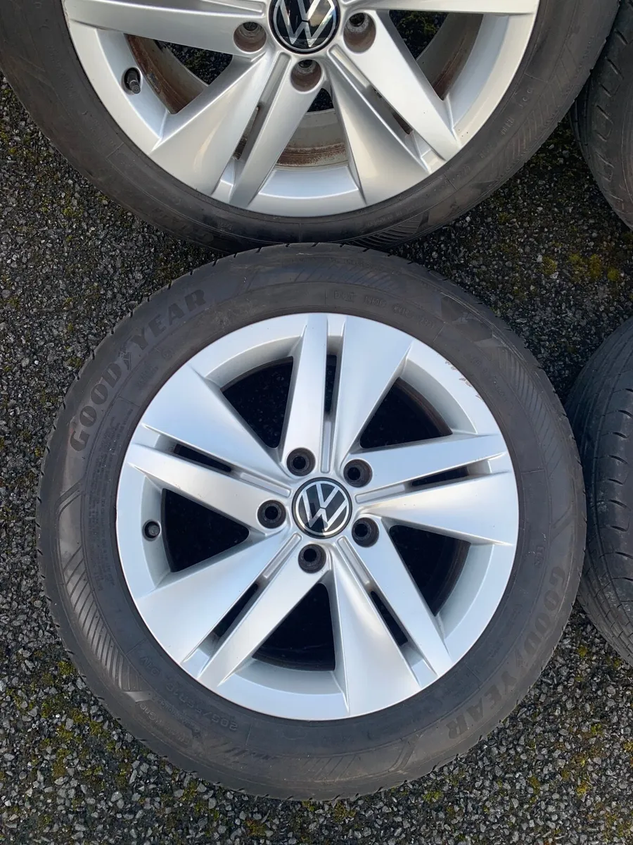 **16 Inch alloys like new and great tyres   ** - Image 2