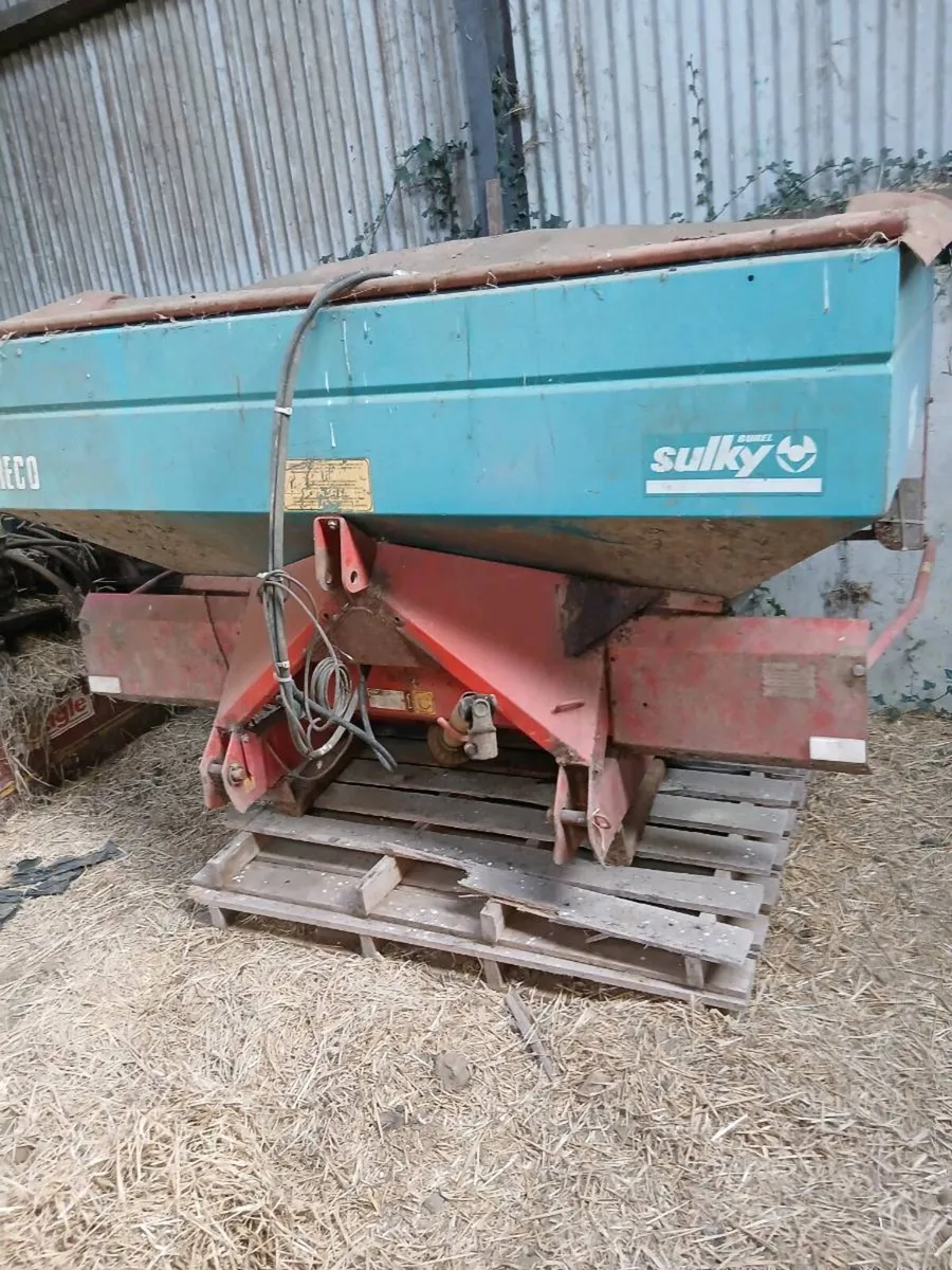 Sulky Fertiliser Spreader - Image 1