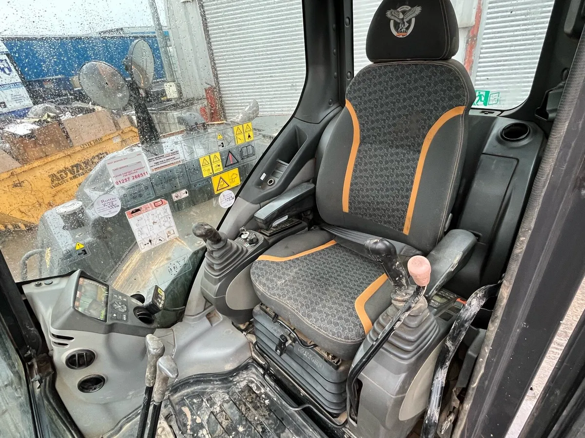 2018 Case 8 tonne digger - Image 4