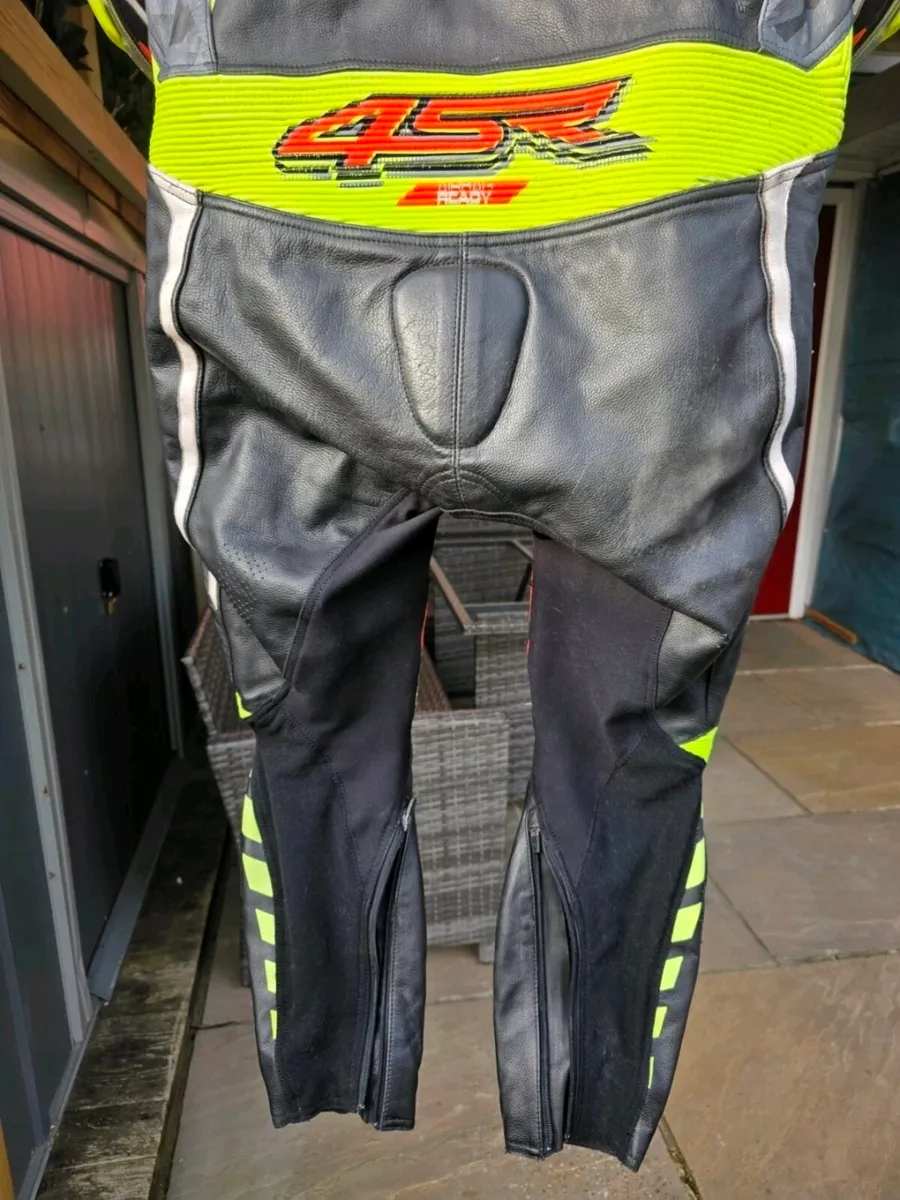 4SR Airbag Ready Suit Size 42 - Image 4
