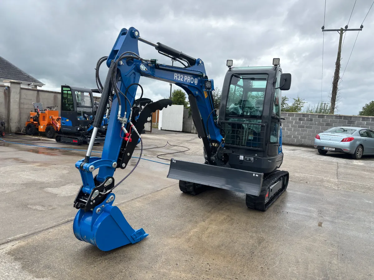 Rippa R32 Pro... 3.2 Ton Excavator... - Image 3