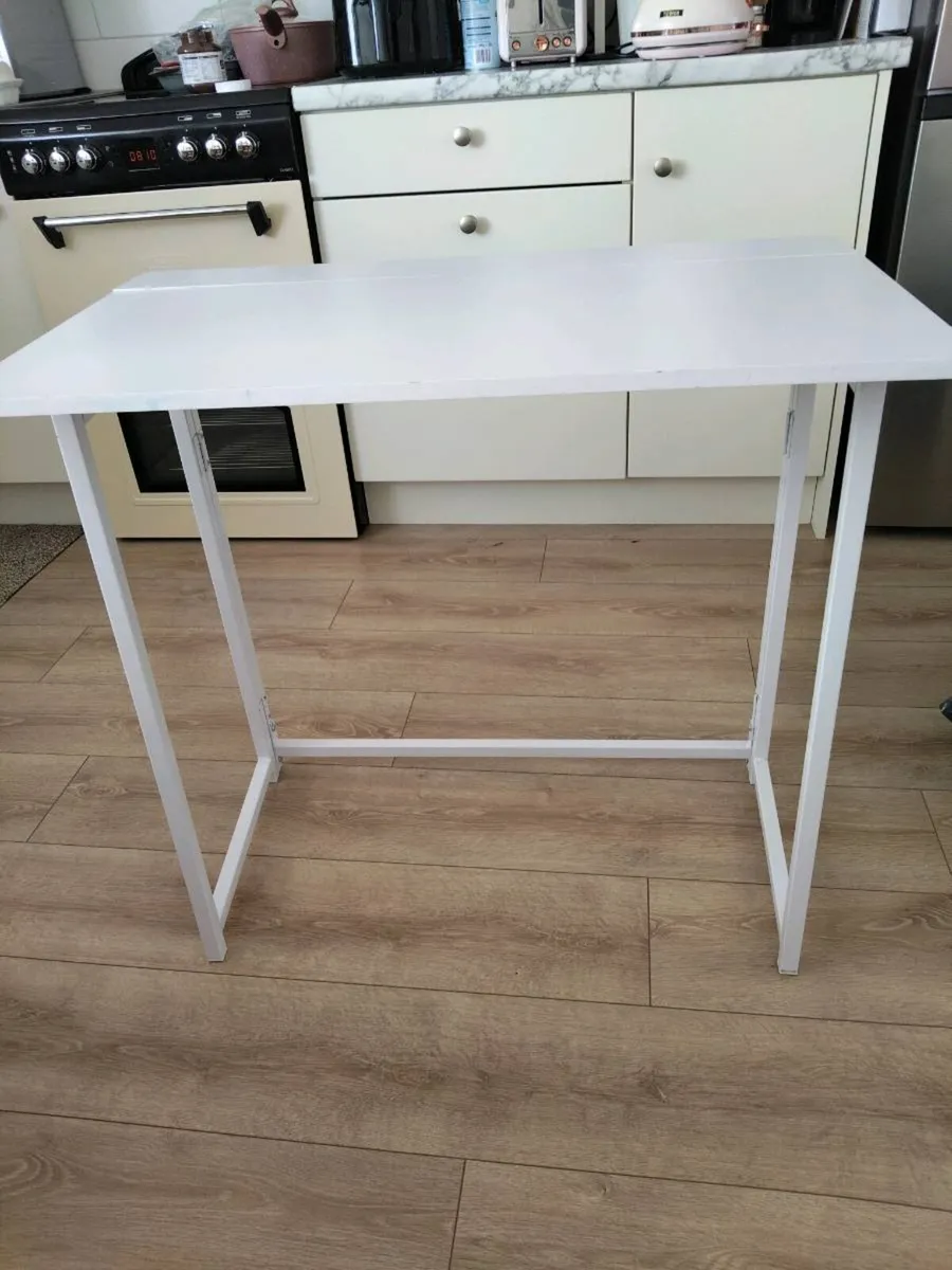 White fold-up desk - Image 1