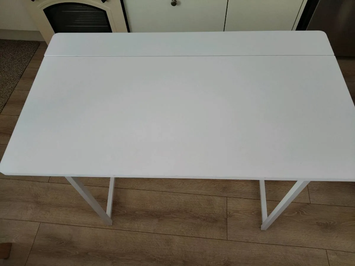 White fold-up desk - Image 2