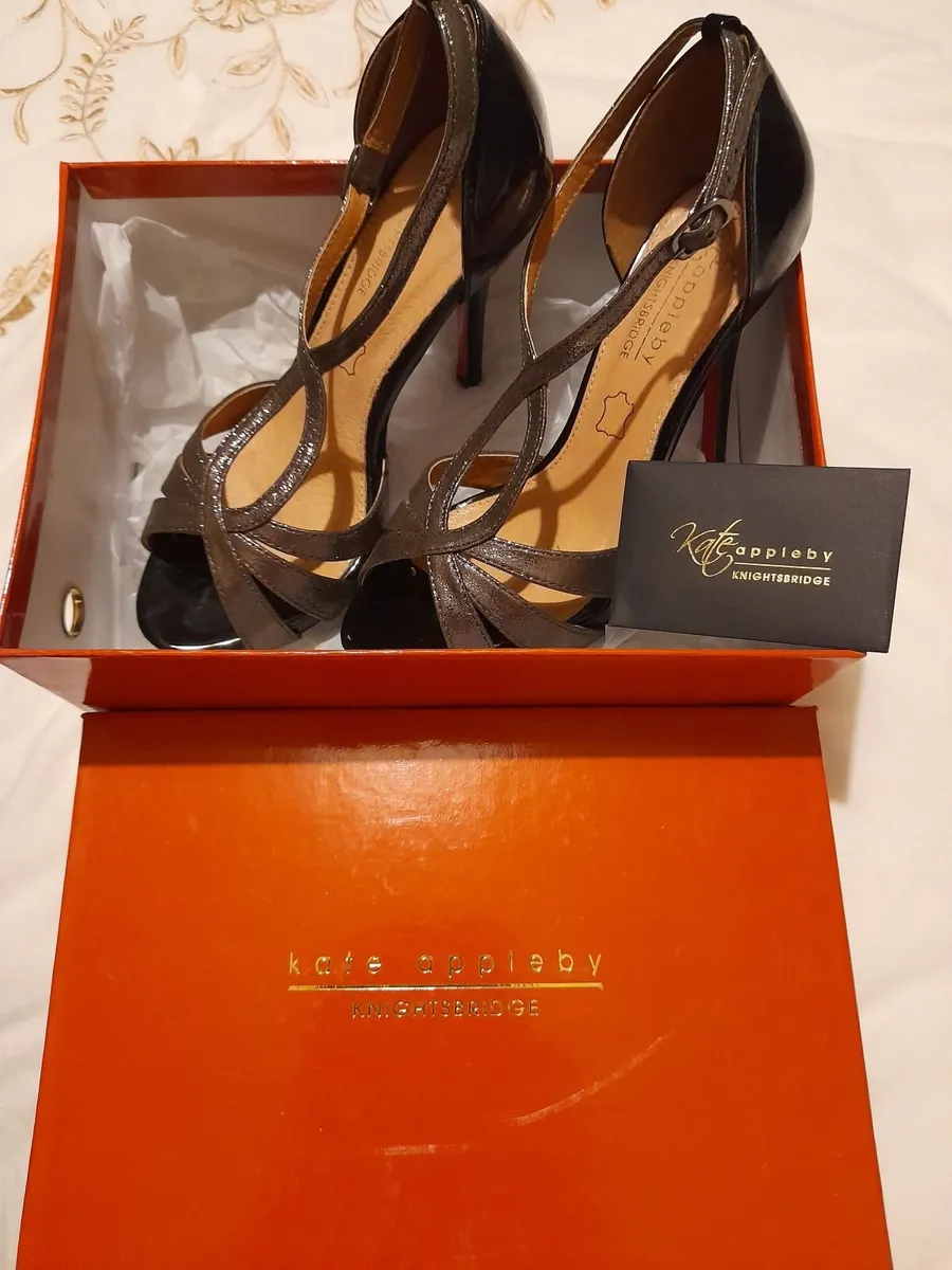 Ladies heels - Image 1