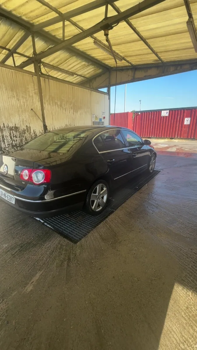 Volkswagen Passat - Image 4