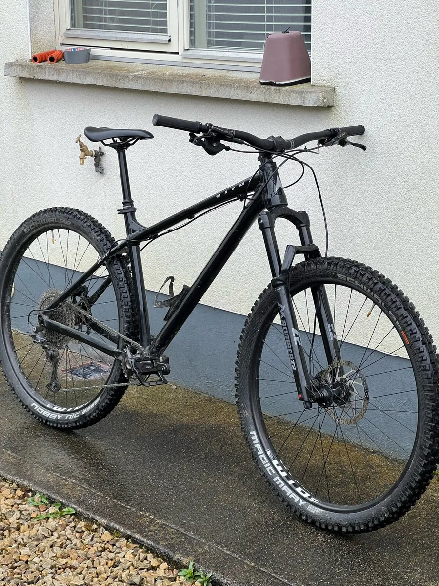 Vitus Sentier 2023 27.5” medium mountain bike