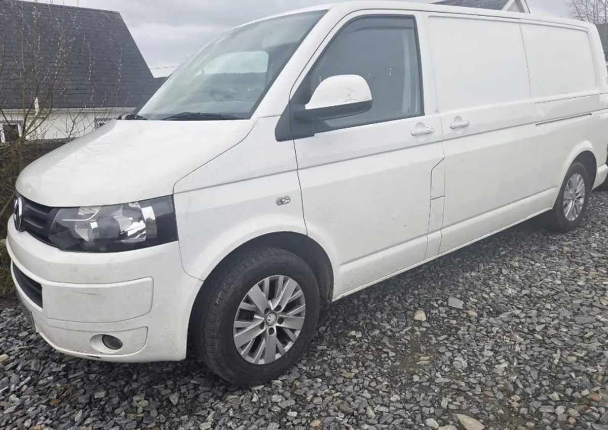 Volkswagen Transporter 2013 - Image 2
