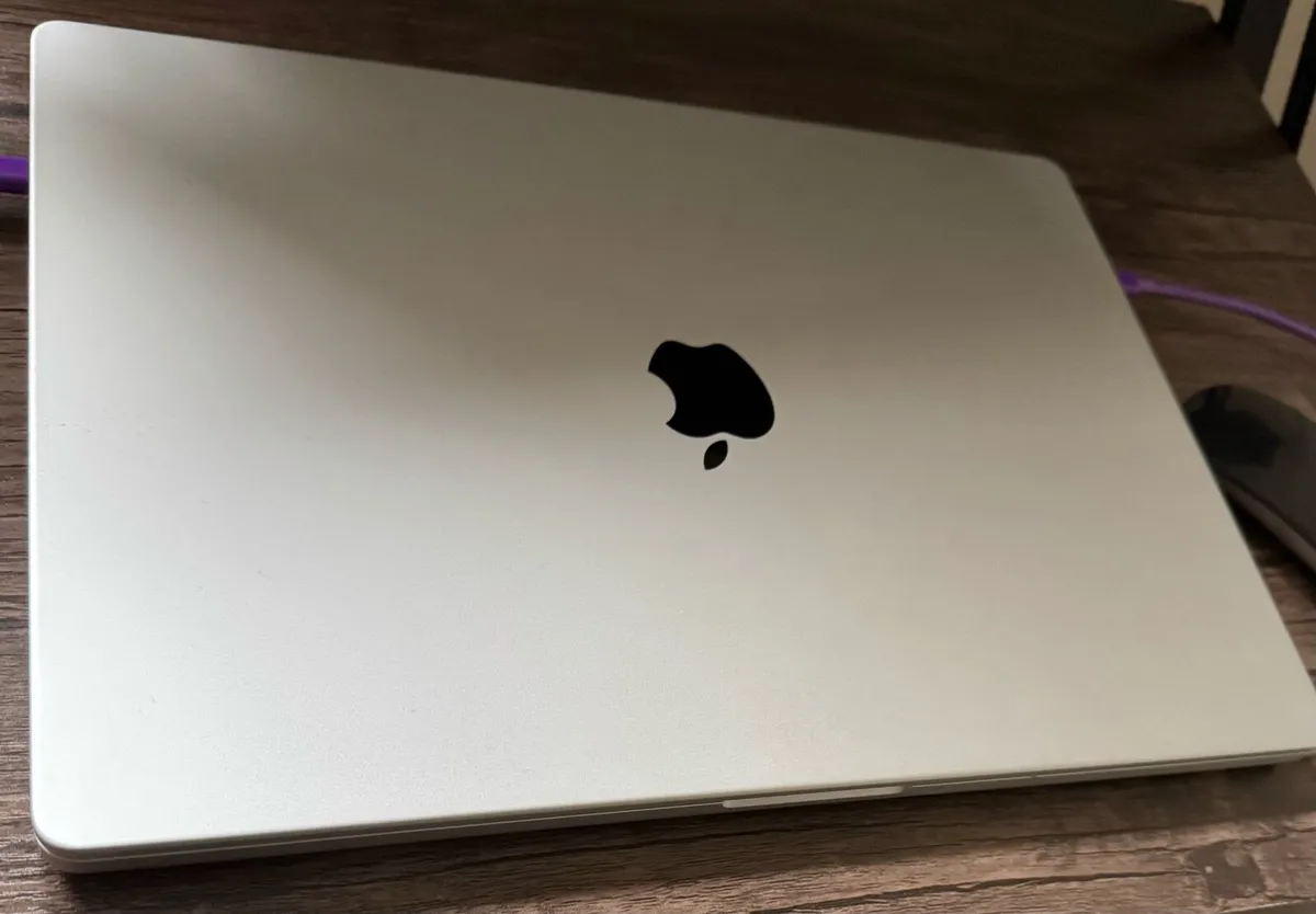 Macbook Pro M2 512GB 16inch - Image 2