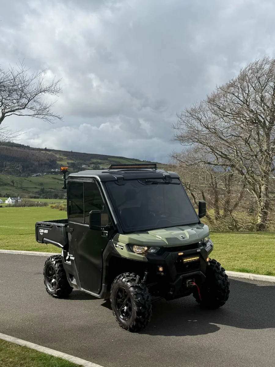 2021 Can am Traxter HD8 gator utv - Image 1