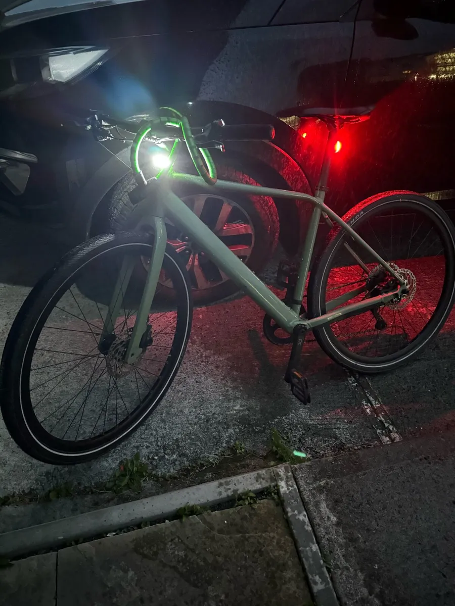 Orbea Vibe H30 E-Bike - Image 3