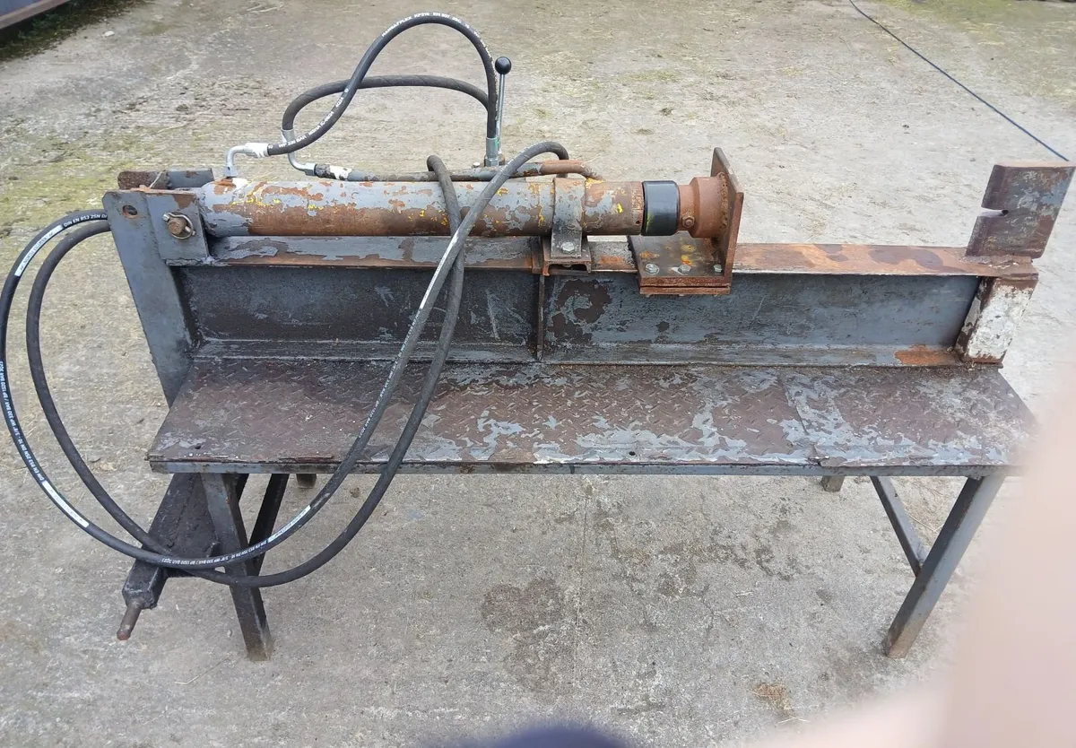 Tractor log splitter - Image 4