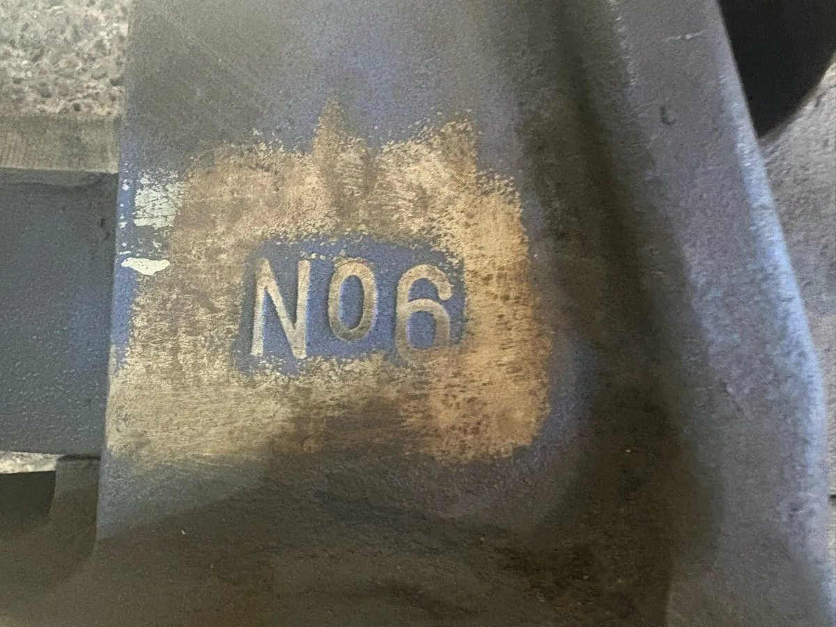 Tools. Bench vice - Image 3