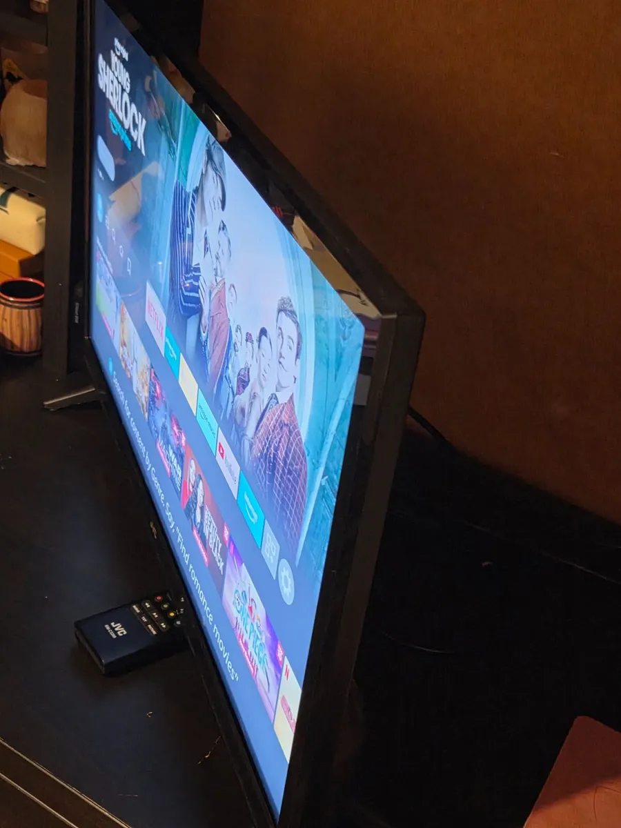 TV JVC 24 inch Smart - Image 3