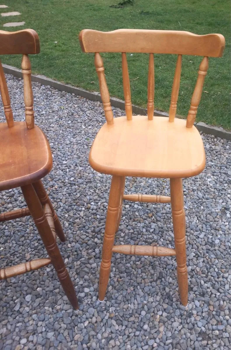3 wooden bar stools, kitchen stools. D18 - Image 3