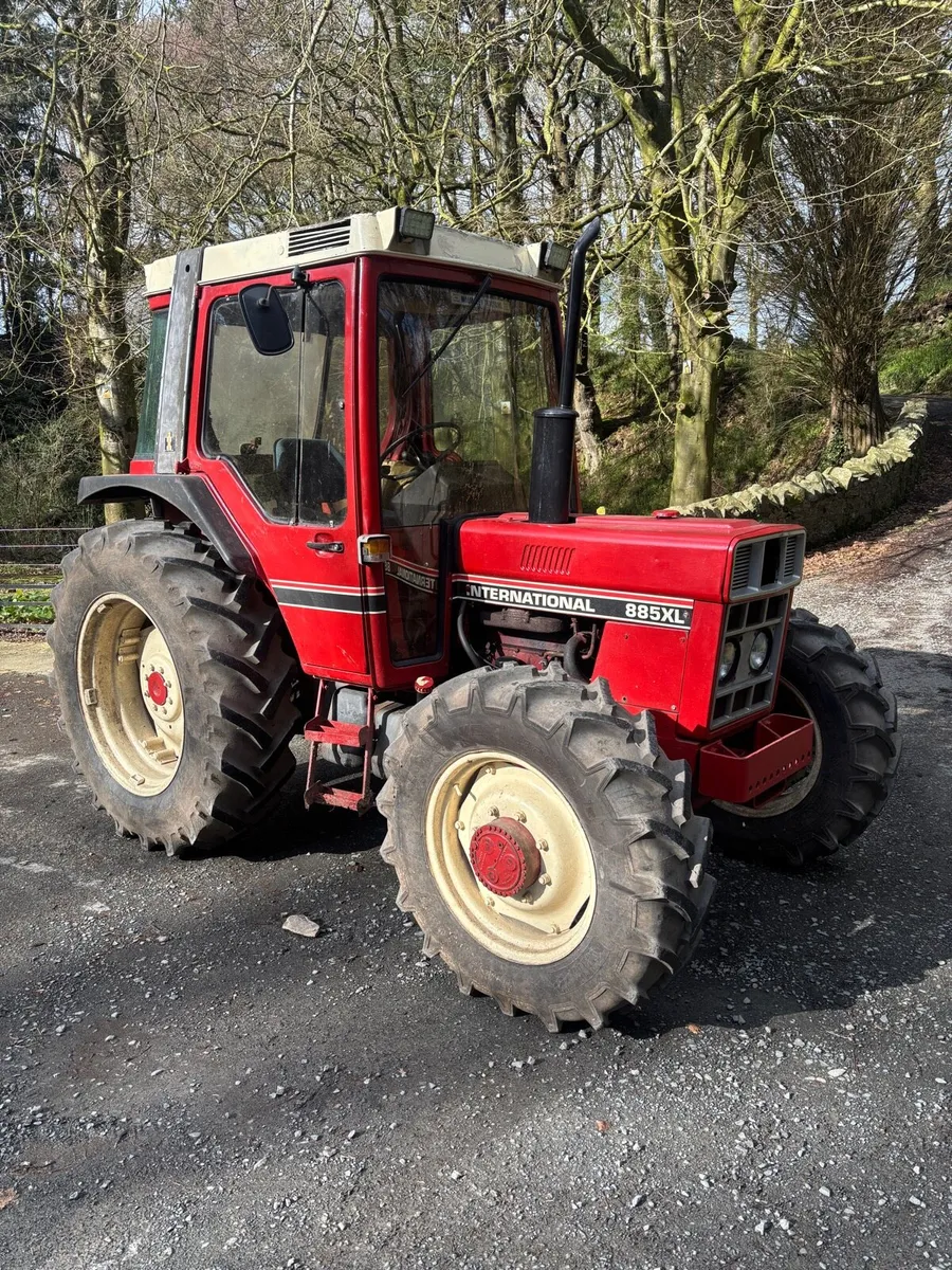 International 885XL - Image 1