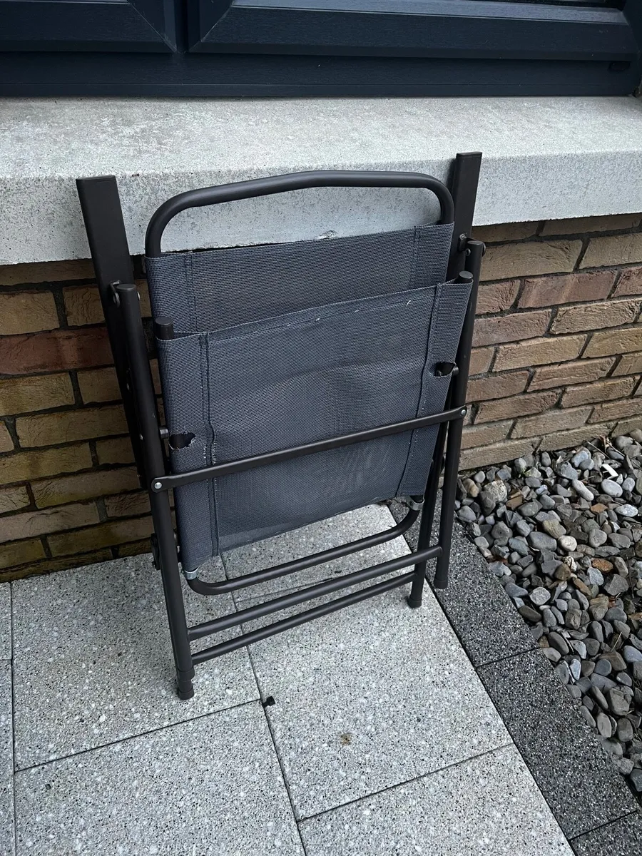 Garden furniture Table + 4 Chairs + Umbrella - Image 2