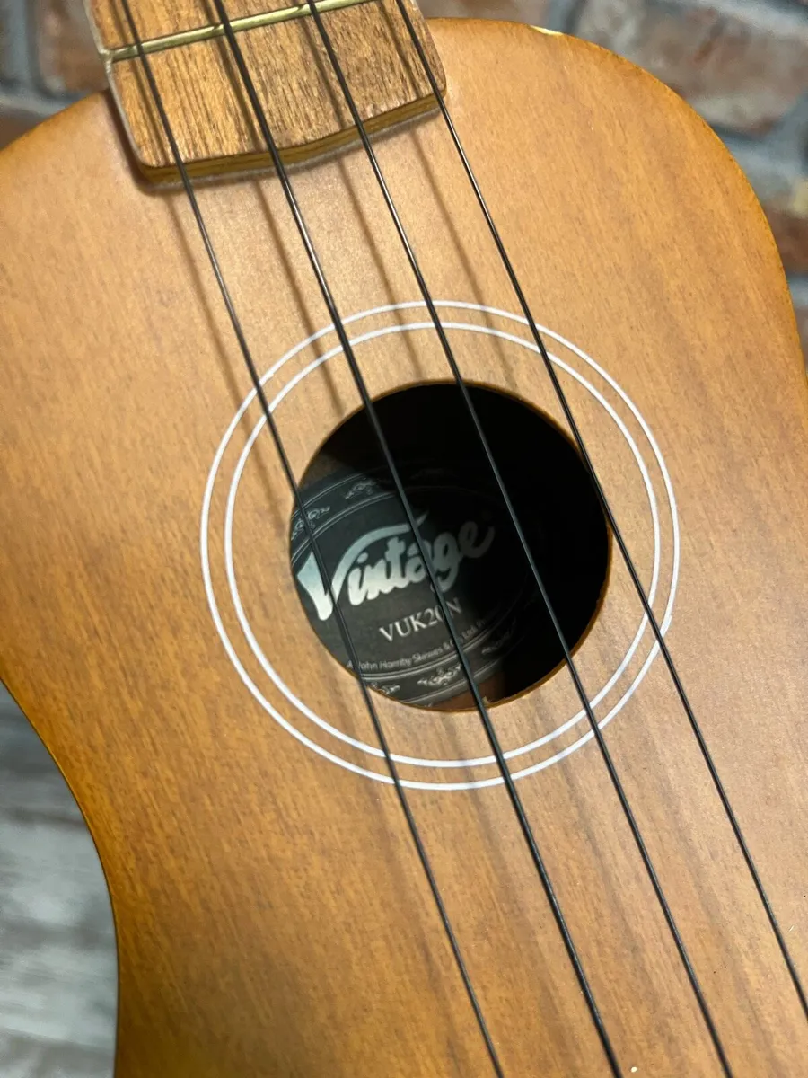 Ukulele - Image 3