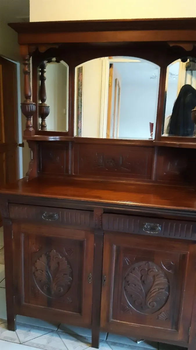 Dresser - Image 1