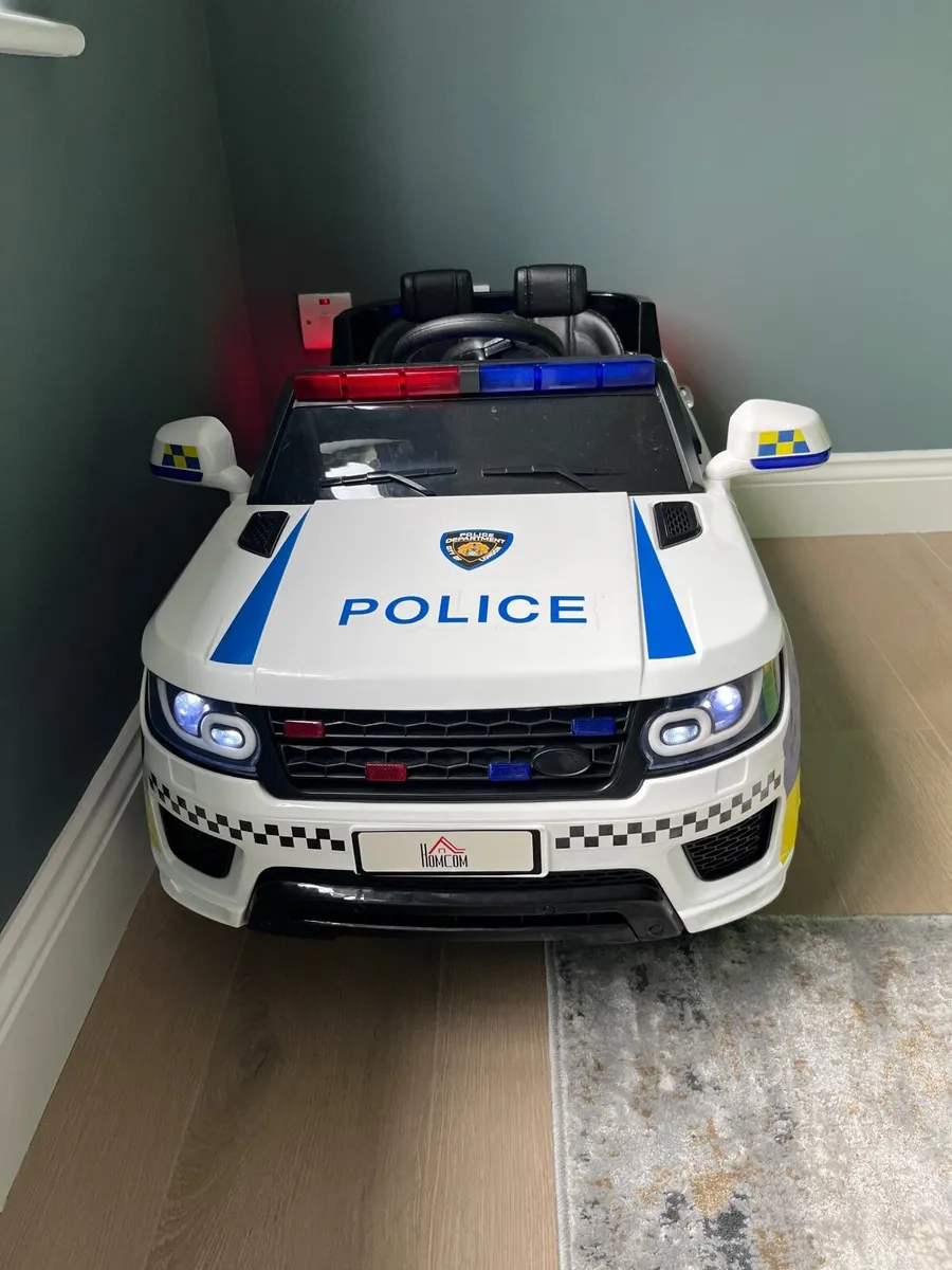 Toy police car - Image 2