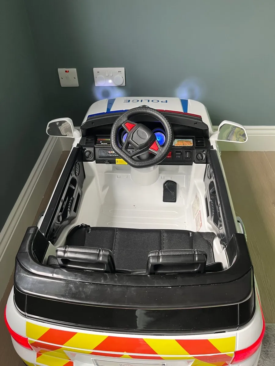 Toy police car - Image 3