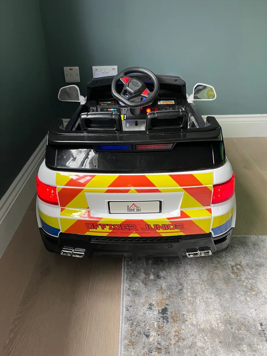 Toy police car - Image 4