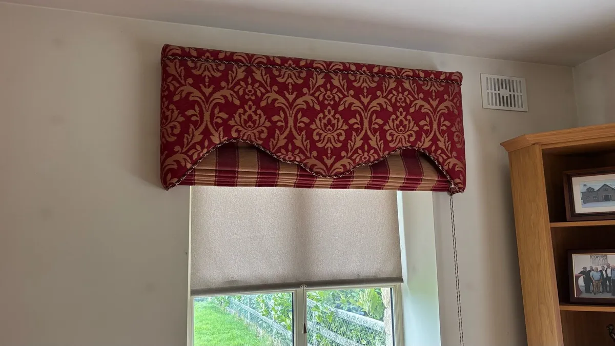 Curtains - Image 1