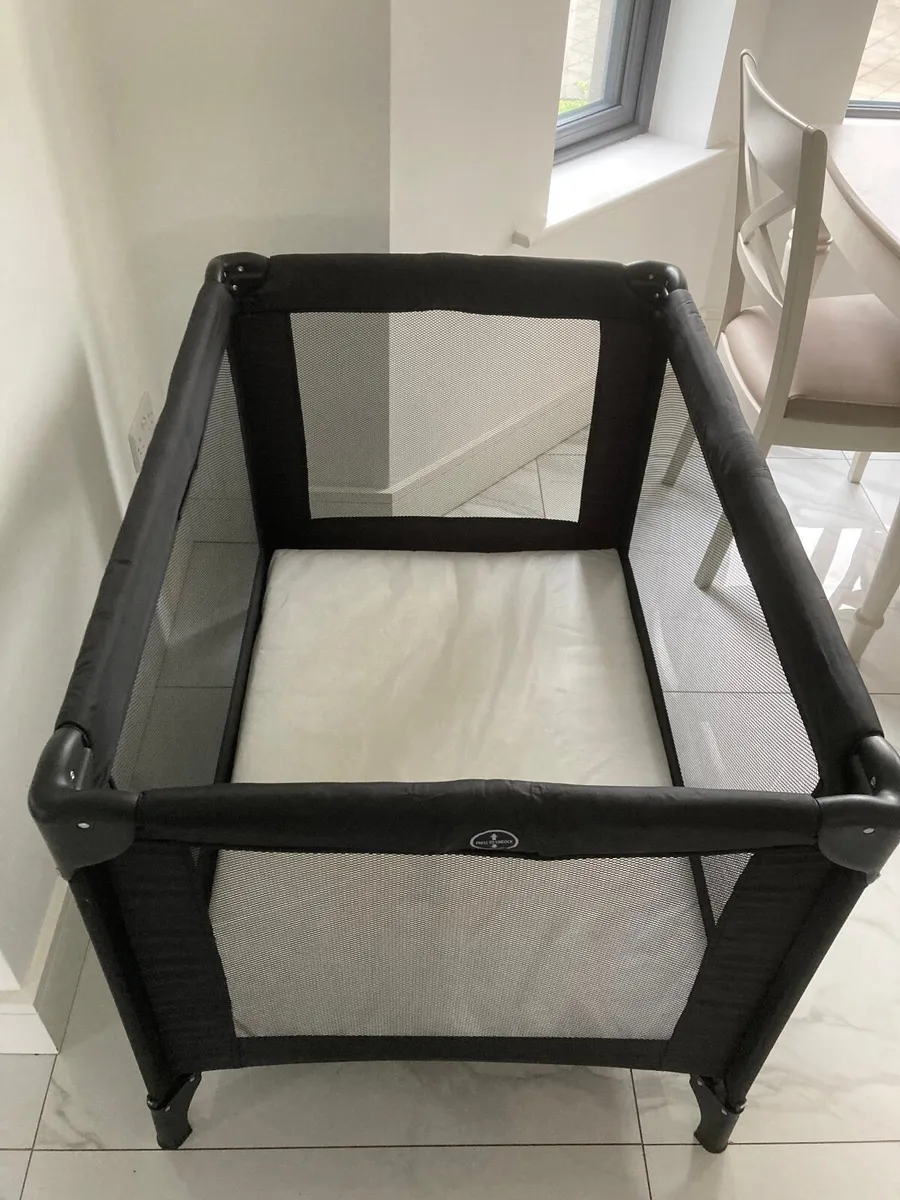 Babylo Alpha Travel Cot - Image 4