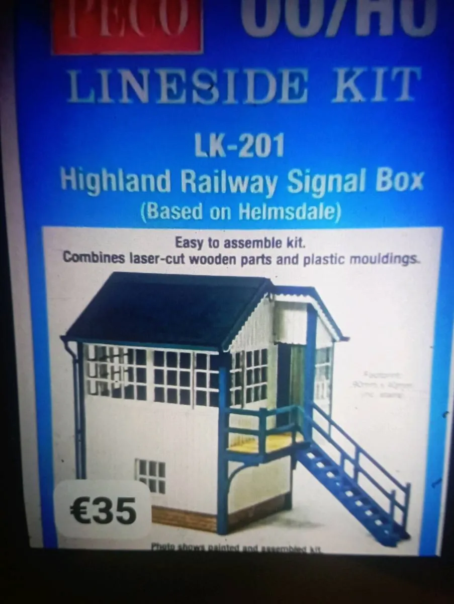 MODLE RAILWAYS  STATION  PLATFORM ACCESSORIES - Image 3