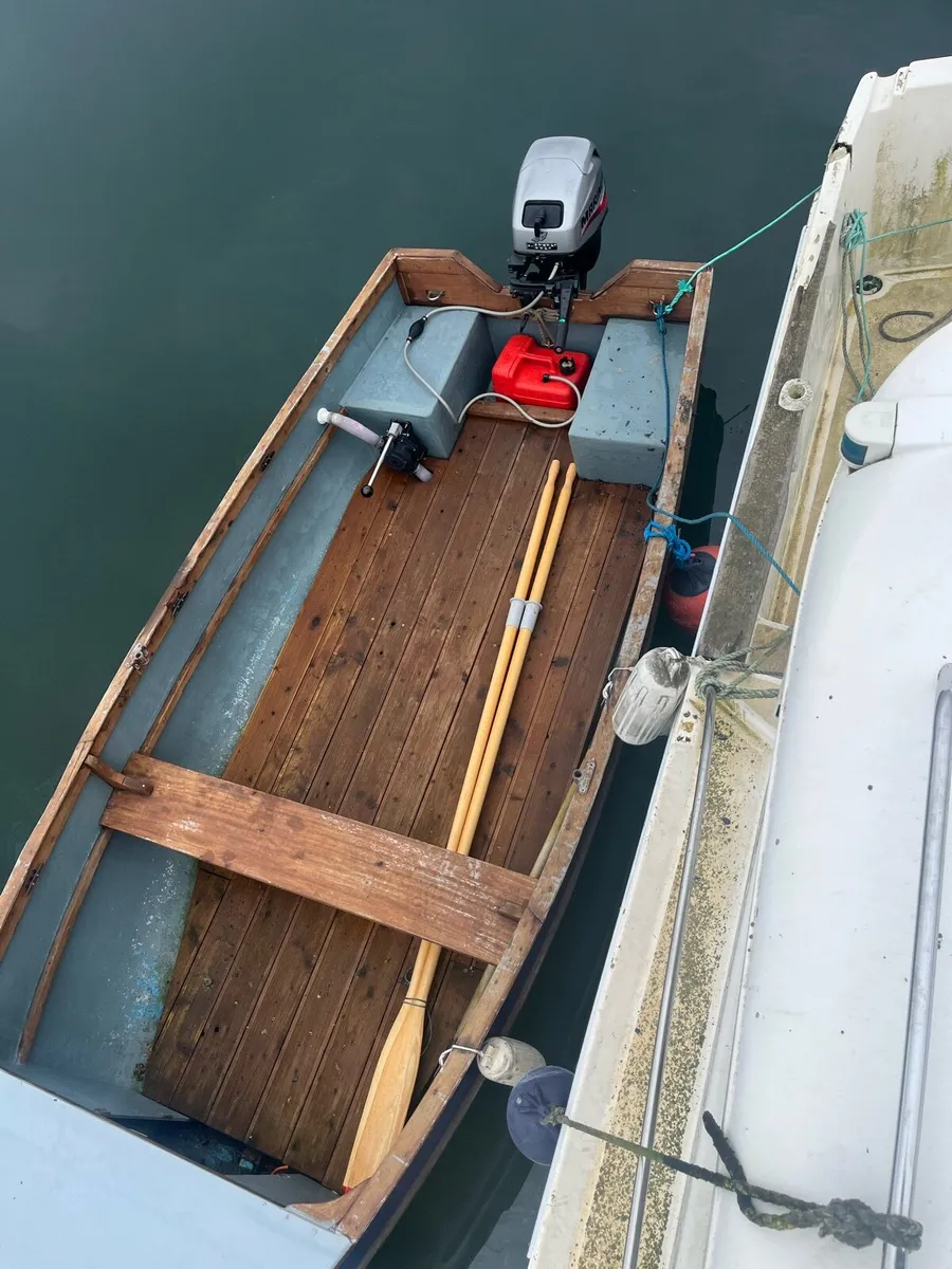 Boat and engine - Image 1