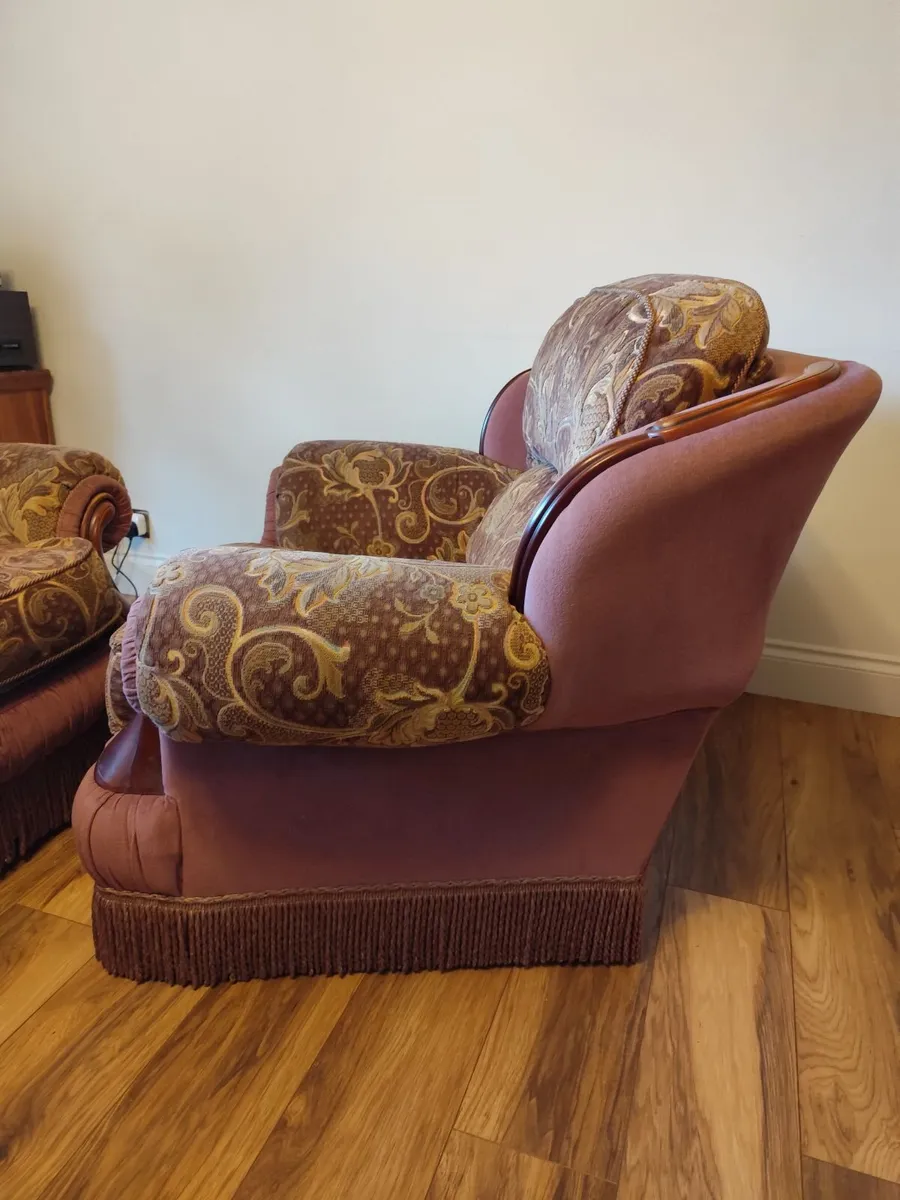 3 Piece Sofa - Image 4