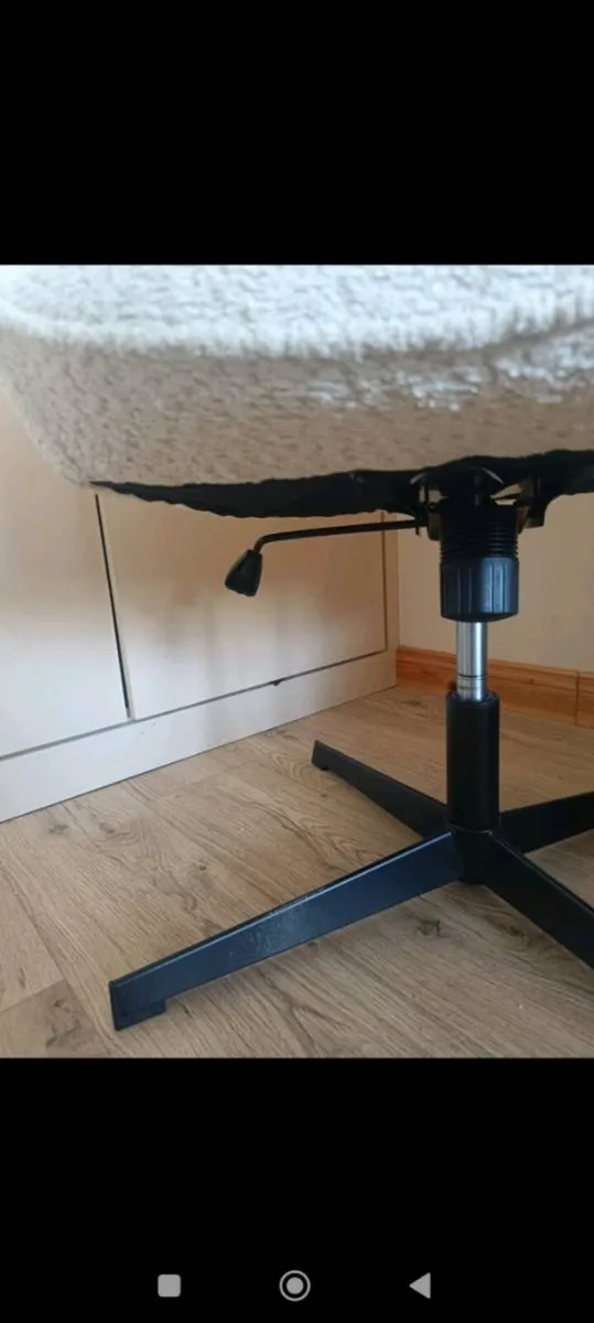 White wool office chair - Image 4