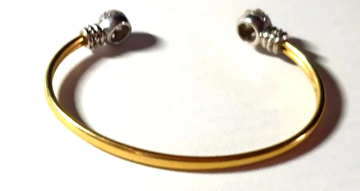 Vintage 9ct Gold ChildsTorc Bracelet - Image 3