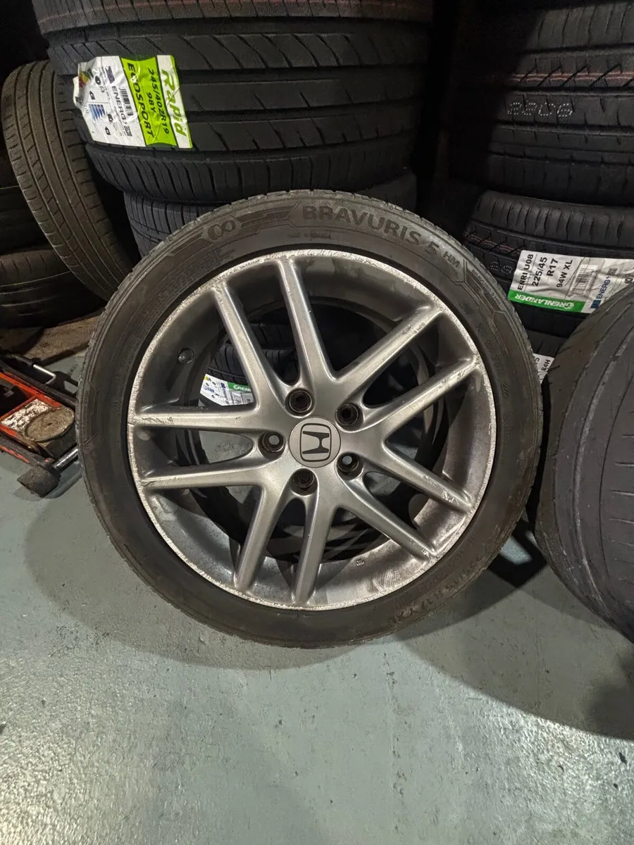 Honda accord type s 114.3x5 225/45/17 - Image 4