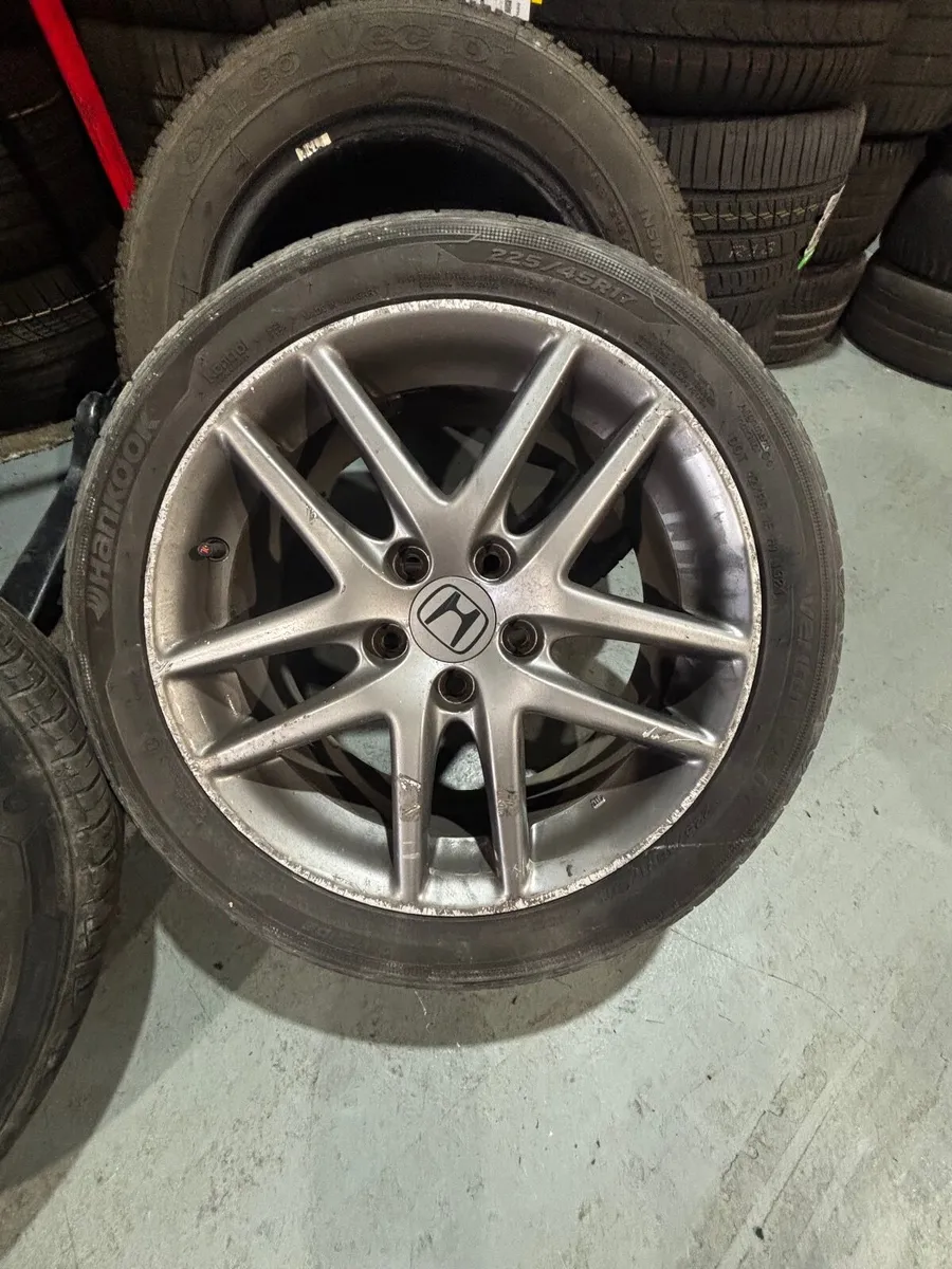 Honda accord type s 114.3x5 225/45/17 - Image 2