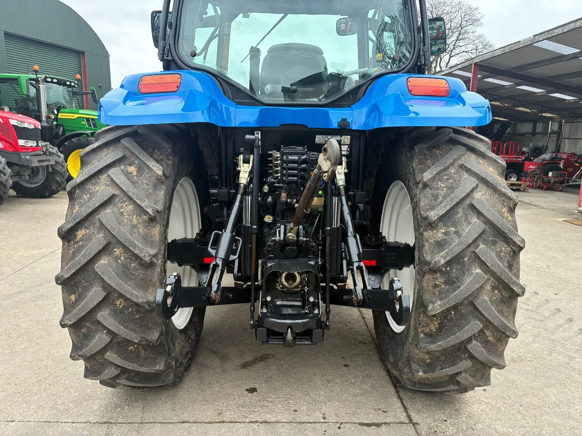 New Holland TS115A - Image 2