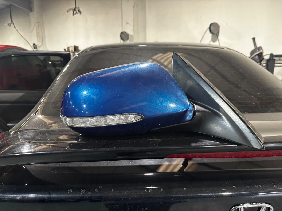 Honda accord right mirror - Image 1