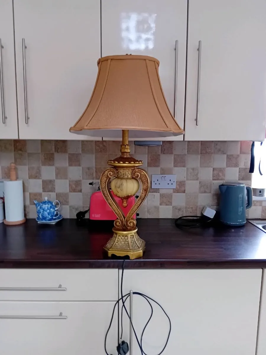 TABLE LAMP ELECTRIC - Image 1