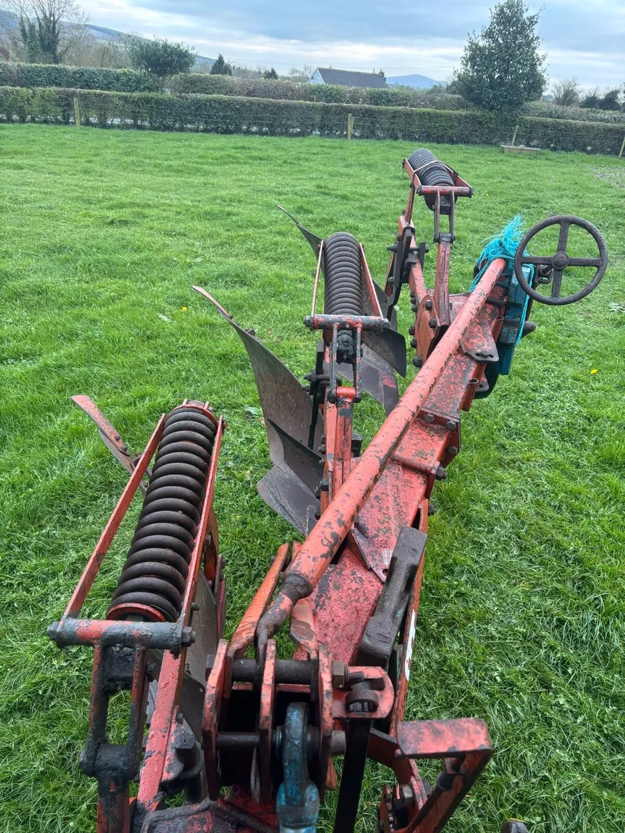 3 furrow sanderum plough - Image 4