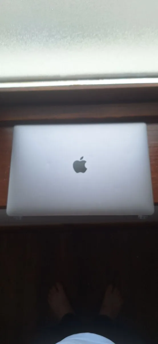 Macbook air 1932 - Image 1