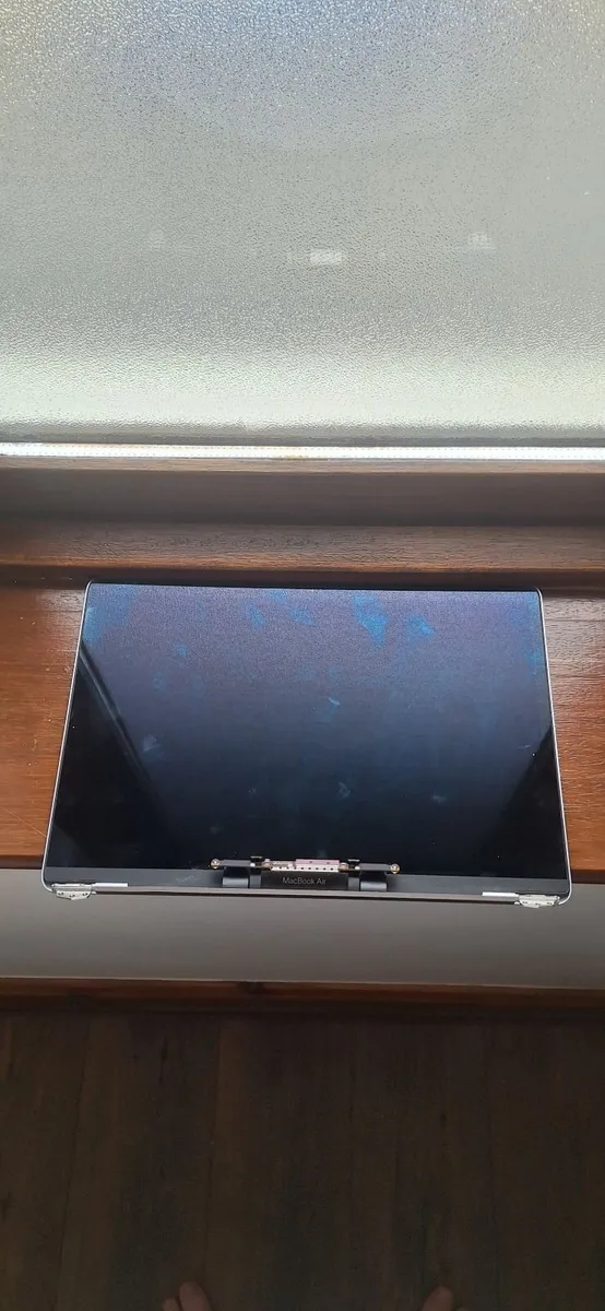 Macbook air 1932 - Image 2