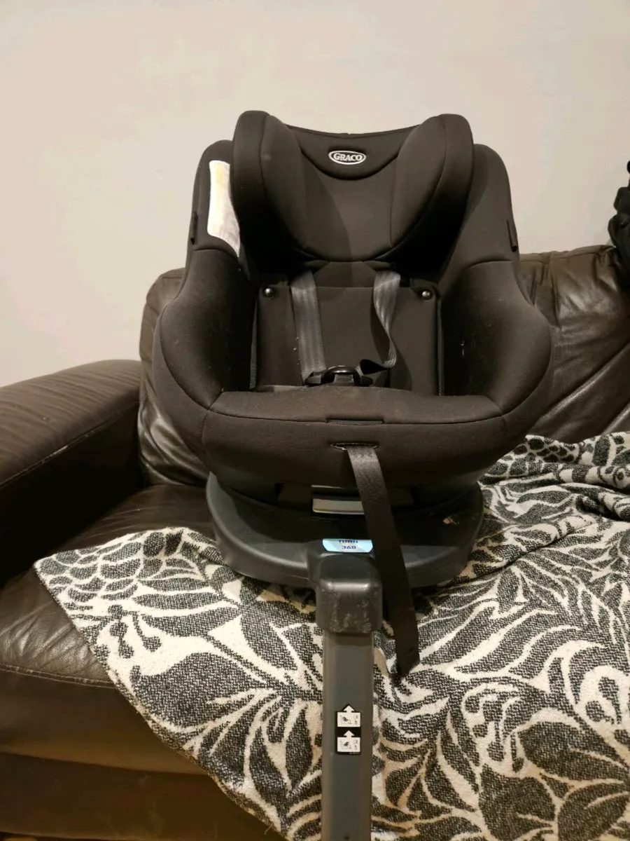 Graco turn 2 me car seat - Image 1